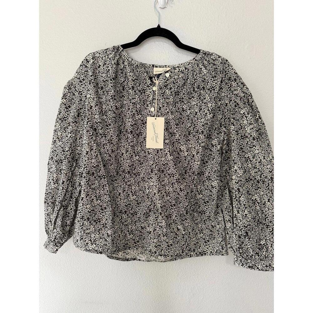 Universal threads blouse size small NWT